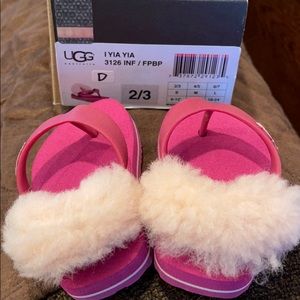 Yia Yia Infant 2/3 UGG flip flops